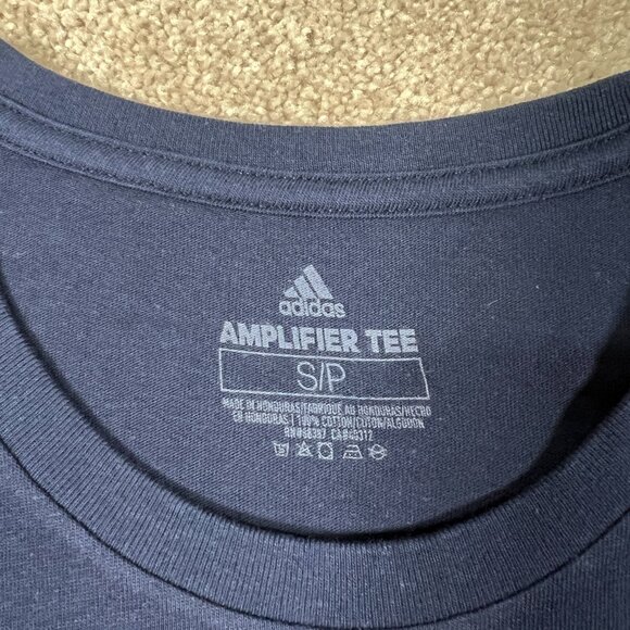 Adidas Womens S Blue Nashville Predators Hockey Round Neck SS Amplifier Tee NWT - Picture 3 of 5